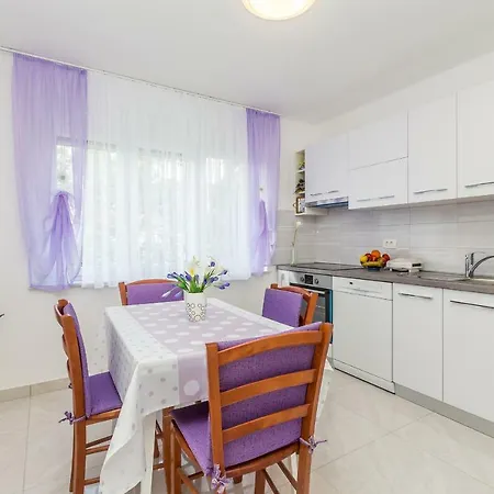 Apartman Nikky Seaview *