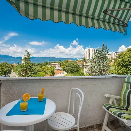Nikky Seaview Appartement *