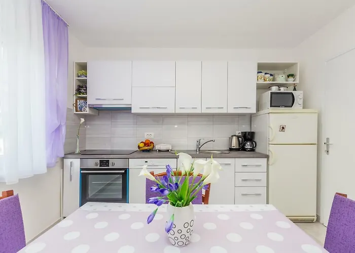 Nikky Seaview Apartman *